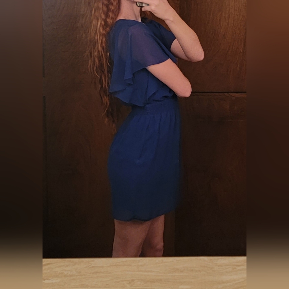 NAVY BLUE, FLOWY DRESS.